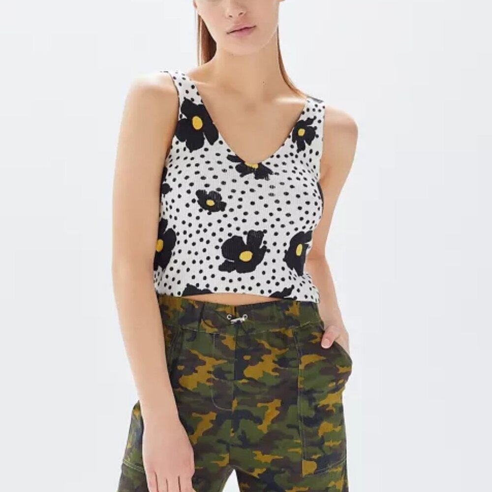 Urban Outfitters | Journey Floral Cropped Sweater Tank Top | Black & White Daisy